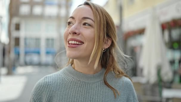 Young Blonde Woman Smiling Confident Standing Coffee Shop Terrace — Vídeo de Stock