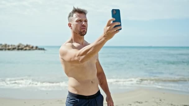 Young Man Tourist Make Selfie Smartphone Smiling Beach — Stock Video