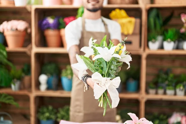 Young Hispanic Man Florist Holding Bouquet Flowers Flower Shop — Stock Photo, Image