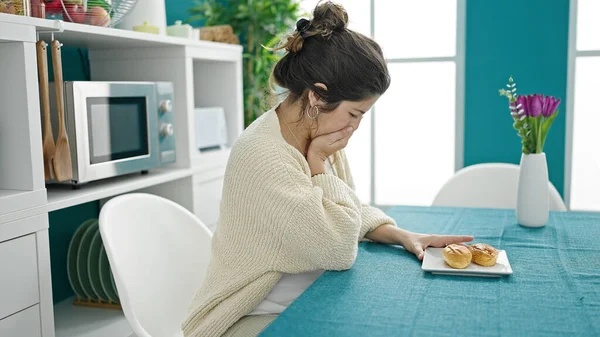 Junge Schwangere Frühstückt Krank Esszimmer — Stockfoto