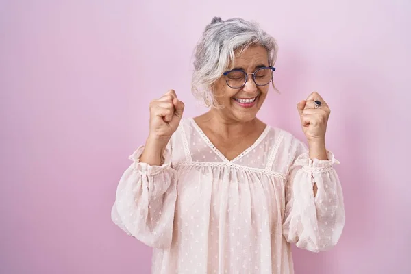 Middle Age Woman Grey Hair Standing Pink Background Excited Success — Fotografia de Stock