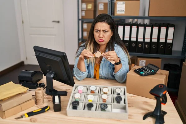 Mujer Hispana Joven Que Trabaja Comercio Electrónico Pequeñas Empresas Vendiendo — Foto de Stock