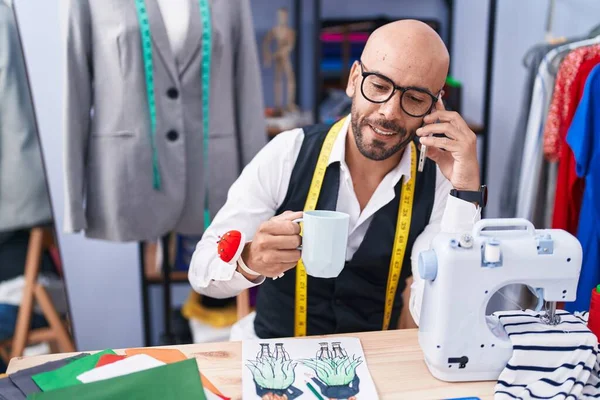 Young Bald Man Tailor Talking Smartphone Drinking Coffee Tailor Shop — Stock Photo, Image