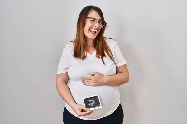 Těhotná Žena Drží Dítě Ekografie Mrkání Kameru Sexy Výraz Veselý — Stock fotografie