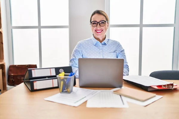 Young Hispanic Woman Working Office Wearing Glasses Looking Positive Happy — Stock Photo, Image