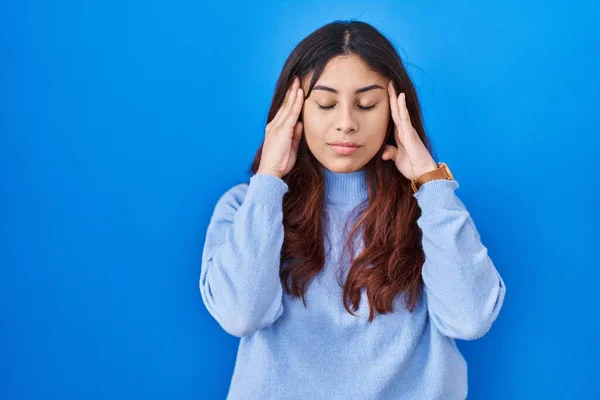 Hispanic Young Woman Standing Blue Background Hand Head Headache Because — Stock Photo, Image