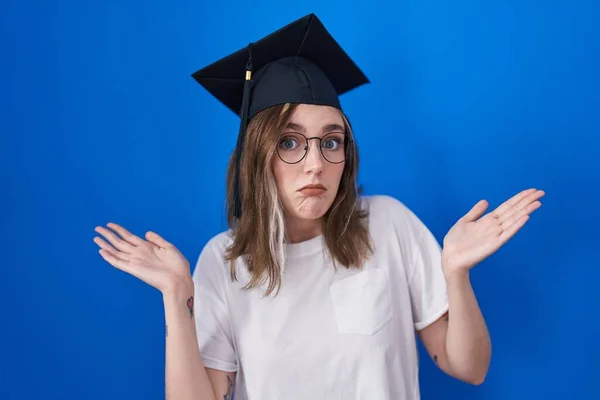 Blonde Caucasian Woman Wearing Graduation Cap Clueless Confused Expression Arms — Stock Photo, Image