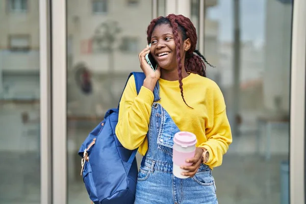 African American Woman Student Talking Smartphone Drinking Coffee University — Stock Photo, Image