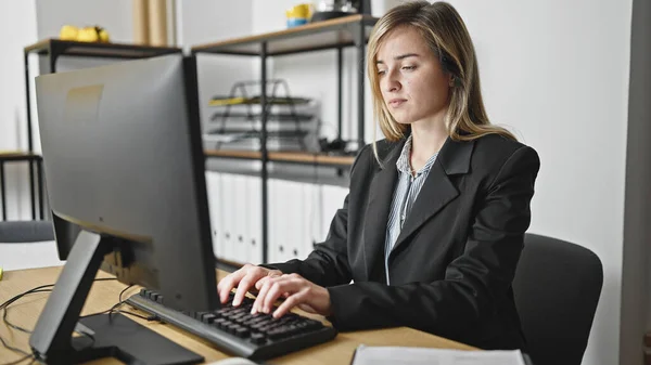 Young Blonde Woman Business Worker Using Computer Working Office — Stock Photo, Image