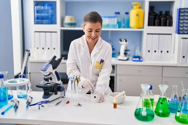 Middle Age Woman Scientist Working Laboratory — Stock Photo, Image