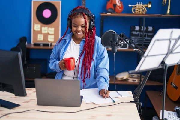 African American Woman Artist Drinking Coffee Music Studio — Foto Stock