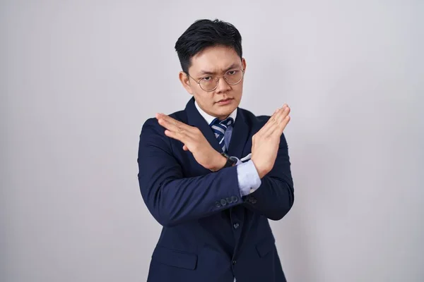 Jovem Ásia Homem Vestindo Negócio Terno Gravata Rejeição Expressão Cruzando — Fotografia de Stock