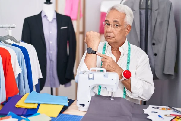 Middle Age Man Grey Hair Dressmaker Using Sewing Machine Hurry — Stock Photo, Image