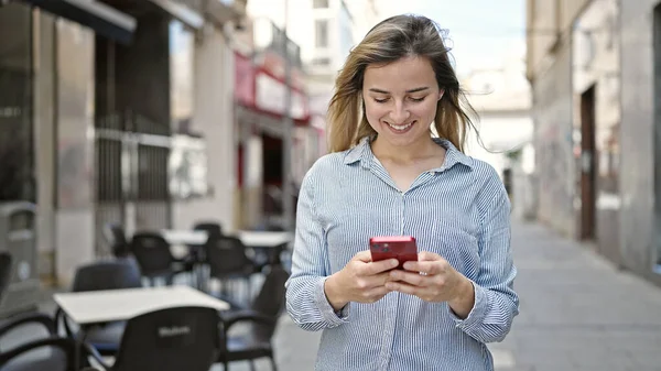 Young Blonde Woman Smiling Confident Using Smartphone Coffee Shop Terrace — Stock Fotó