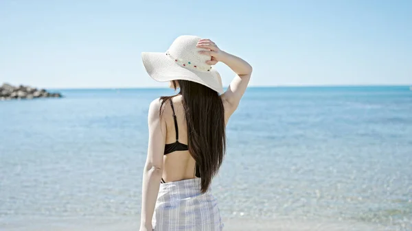 Joven Turista China Con Traje Baño Sombrero Verano Playa —  Fotos de Stock