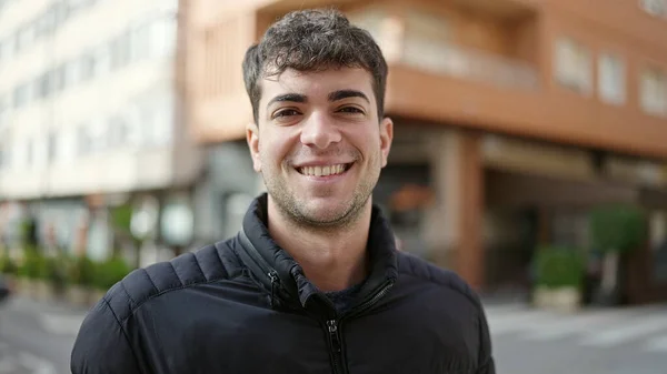 Young Hispanic Man Smiling Confident Street — Stock Photo, Image