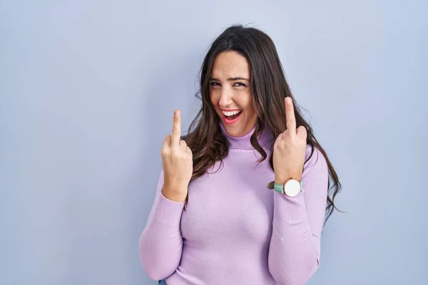Young Brunette Woman Standing Blue Background Showing Middle Finger Doing — Foto Stock