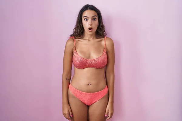 Young Hispanic Woman Wearing Lingerie Pink Background Afraid Shocked Surprise — Stock Photo, Image