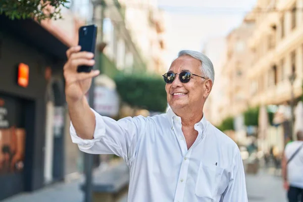 Middle Age Grey Haired Man Smiling Confident Making Selfie Smartphone — Stock Photo, Image