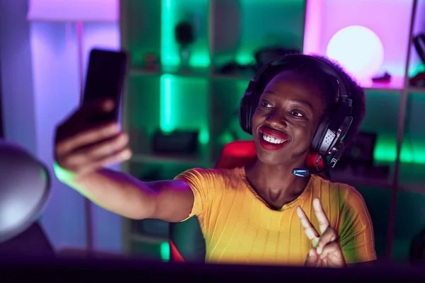 African American Woman Streamer Smiling Confident Make Selfie Smartphone Gaming — Stock Photo, Image