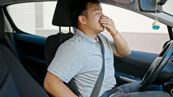 Tired Driving Car Yawning Street — Stock Photo, Image