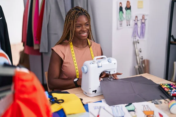 African American Woman Tailor Smiling Confident Using Sewing Machine Tailor — Stock Photo, Image