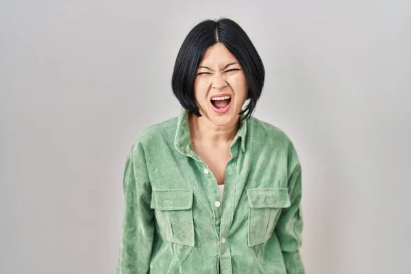 Young Asian Woman Standing White Background Angry Mad Screaming Frustrated — Photo
