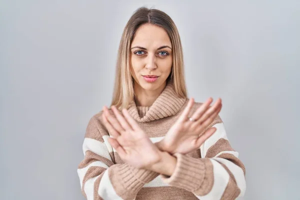 Young Blonde Woman Wearing Turtleneck Sweater Isolated Background Rejection Expression — Stock Photo, Image
