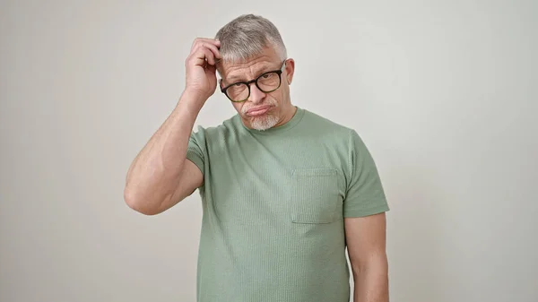 Grauhaariger Mann Mittleren Alters Der Eine Brille Trägt Und Sich — Stockfoto