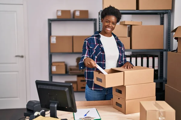 African American Woman Ecommerce Business Worker Put Document Drawer Office — ストック写真