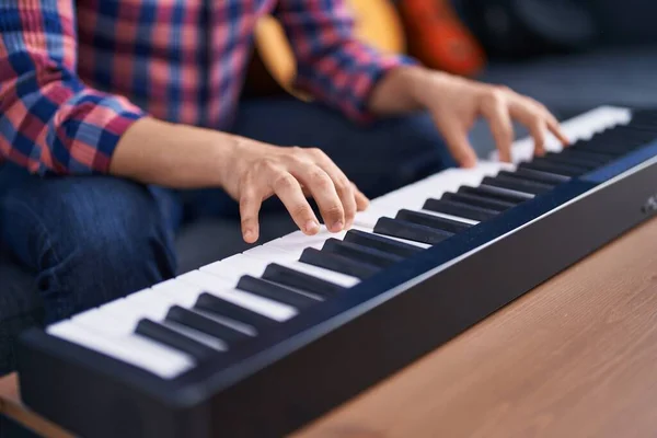 Young Man Musician Playing Piano Keyboard Music Studio — Fotografia de Stock