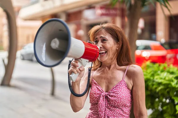 Middle Age Woman Using Megaphone Screaming Street — Foto Stock
