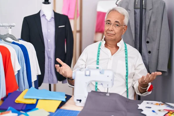 Middle Age Man Grey Hair Dressmaker Using Sewing Machine Clueless — Stock Photo, Image
