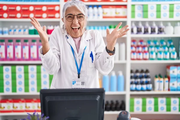 Middle Age Woman Tattoos Working Pharmacy Drugstore Celebrating Crazy Amazed — Stock Photo, Image