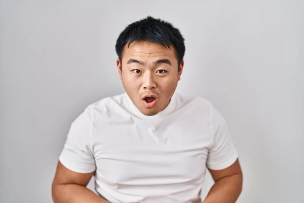 Young Chinese Man Standing White Background Afraid Shocked Surprise Amazed — Stock Photo, Image