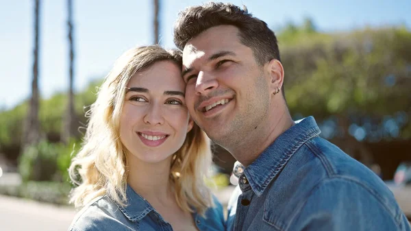Man Woman Couple Smiling Confident Standing Together Park — ストック写真