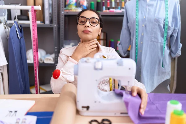 Young Arab Woman Dressmaker Designer Working Atelier Making Fun People — Stock Photo, Image