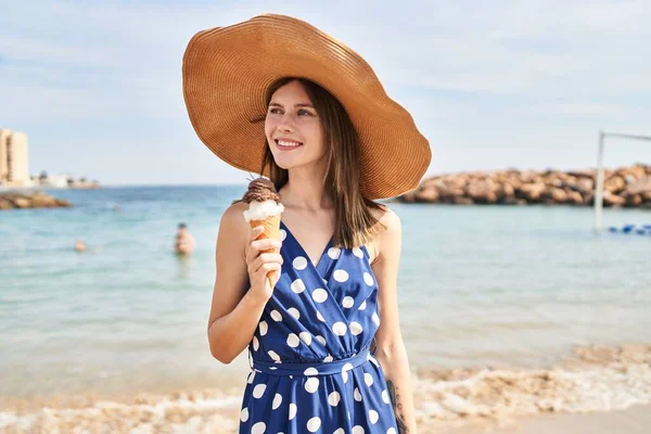 Young Blonde Woman Tourist Wearing Summer Hat Holding Ice Cream — Stock Photo, Image