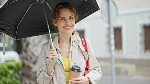 Young Woman Holding Umbrella Coffee Smiling Street — Stock Photo, Image
