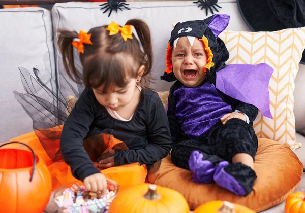 Adorable Boy Girl Having Halloween Party Holding Candies Home — Stock Photo, Image