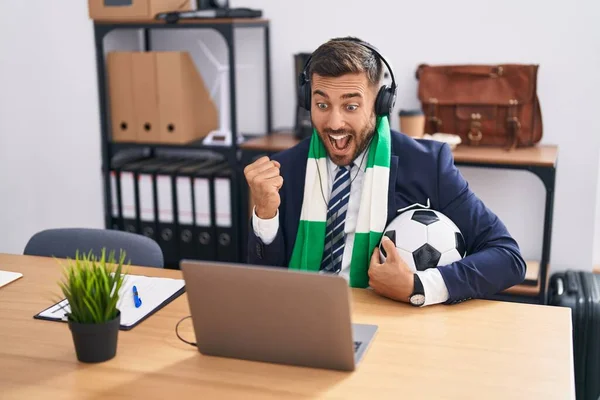 Handsome Hispanic Man Watching Football Game Office Screaming Proud Celebrating — Stock Photo, Image