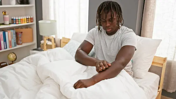 African American Man Scratching Arm Itchy Sitting Bed Bedroom — Stock Photo, Image
