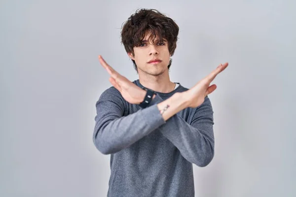 Young Man Standing Isolated Background Rejection Expression Crossing Arms Doing — 图库照片