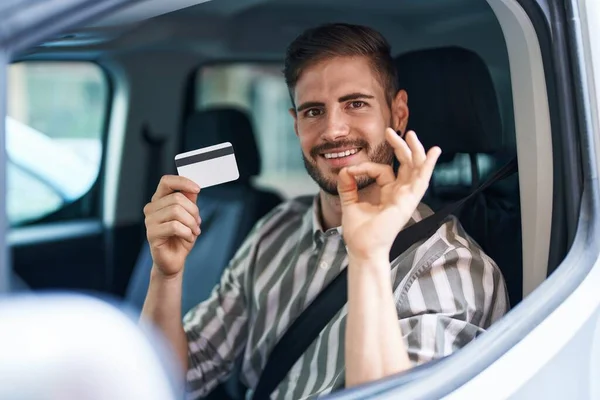 Hispanic Man Beard Driving Car Holding Credit Card Doing Sign — Stock Photo, Image