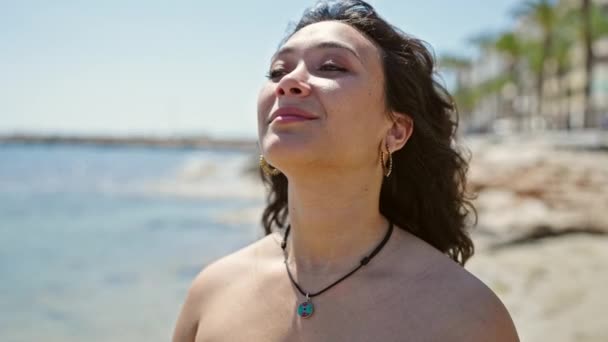 Young Beautiful Hispanic Woman Tourist Wearing Bikini Breathing Beach — 图库视频影像