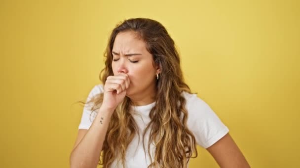 Young Beautiful Hispanic Woman Coughing Isolated Yellow Background — Stock Video