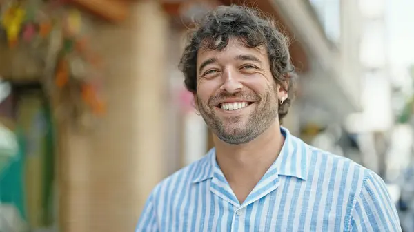 Young Hispanic Man Smiling Confident Standing Street — Stock Photo, Image