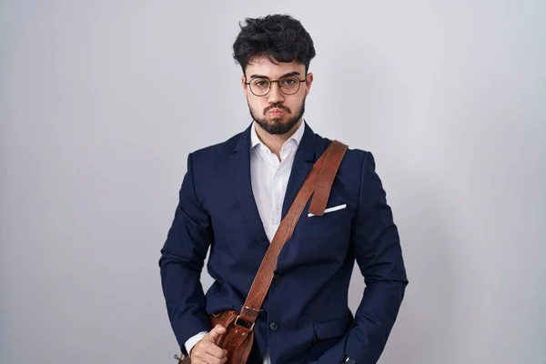 Hispanischer Mann Mit Bart Businesskleidung Die Wangen Mit Lustigem Gesicht — Stockfoto