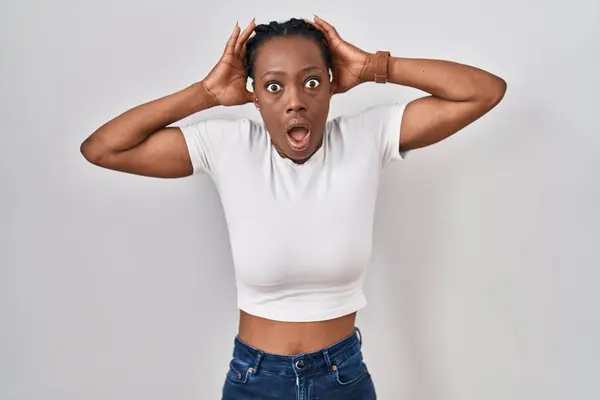 Beautiful Black Woman Standing Isolated Background Crazy Scared Hands Head — Stock Photo, Image