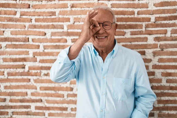 Senior Man Grey Hair Standing Bricks Wall Doing Gesture Hand — Stock Photo, Image